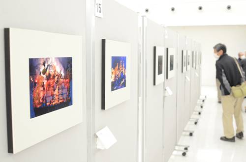 会員の力作が集まった「二枚組写真の世界２」