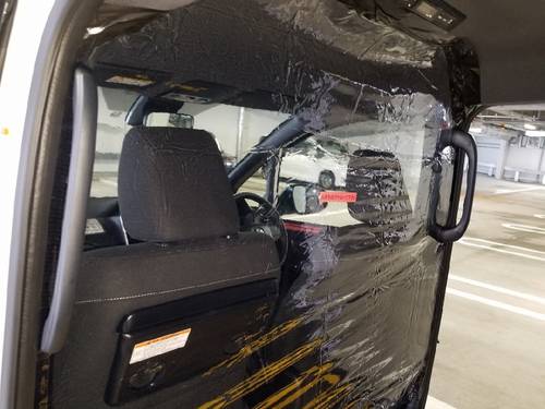 トヨタカローラ青森から無償貸与された特別車両の内部（青森県提供）